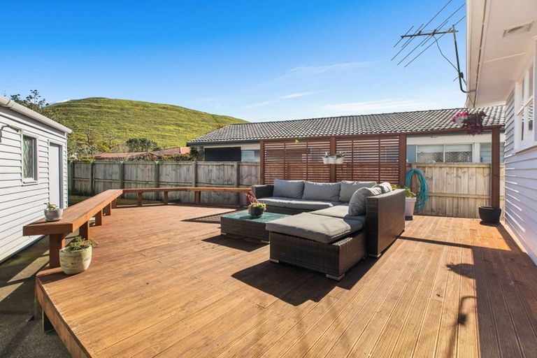 Photo of property in 5 Toatoa Place, Mangere Bridge, Auckland, 2022