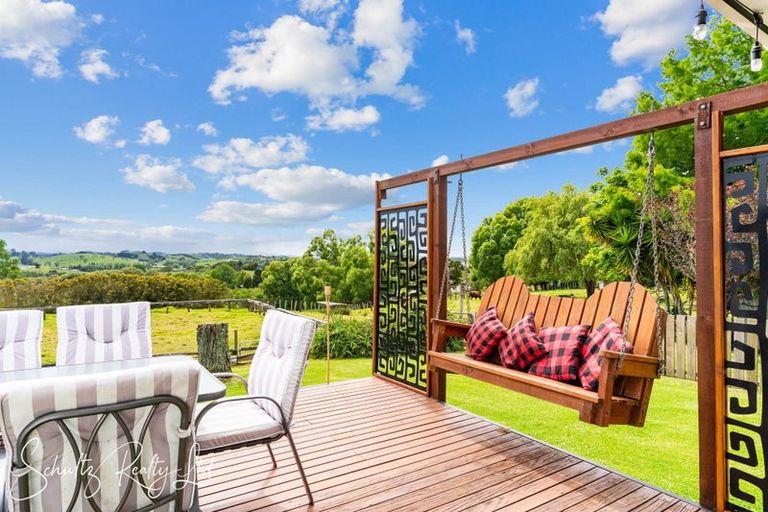 Photo of property in 4 Horniblow Road, Matakohe, 0594