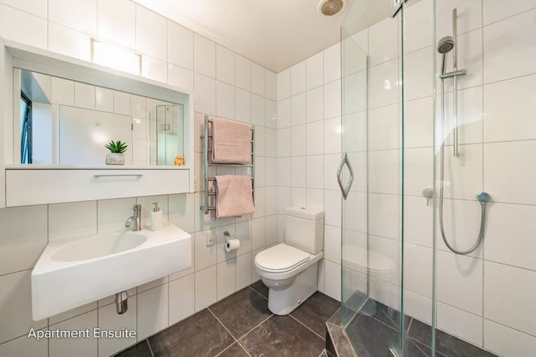 Photo of property in 43c Dowling Grove, Silverstream, Upper Hutt, 5019