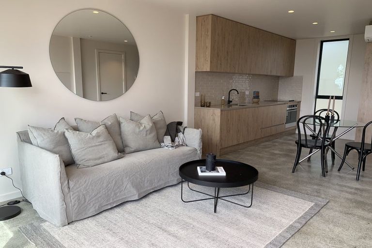 Photo of property in 3/1a Park Rise, Campbells Bay, Auckland, 0630