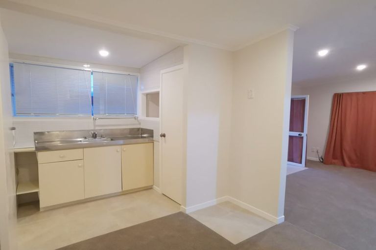 Photo of property in 44 Brandon Road, Glen Eden, Auckland, 0602