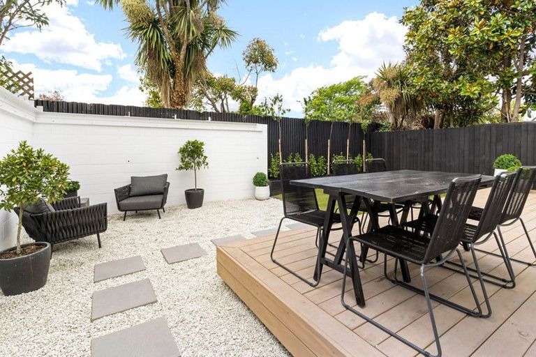 Photo of property in 18 Dover Street, St Albans, Christchurch, 8014