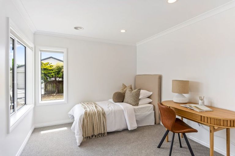 Photo of property in 13 Runanga Grove, Waikanae, 5036