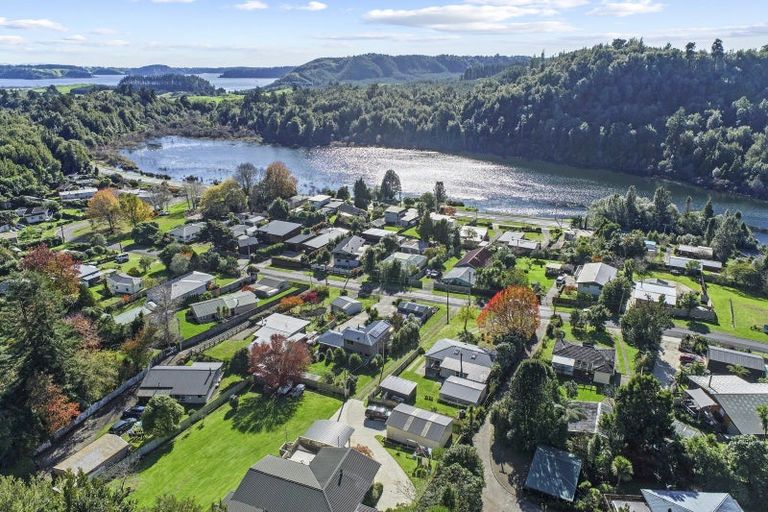 Photo of property in 42 Oxford Road, Lake Rotoma, Rotorua, 3074