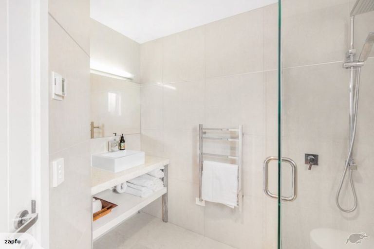 Photo of property in 13 Magnolia Place, Frankton, Queenstown, 9300