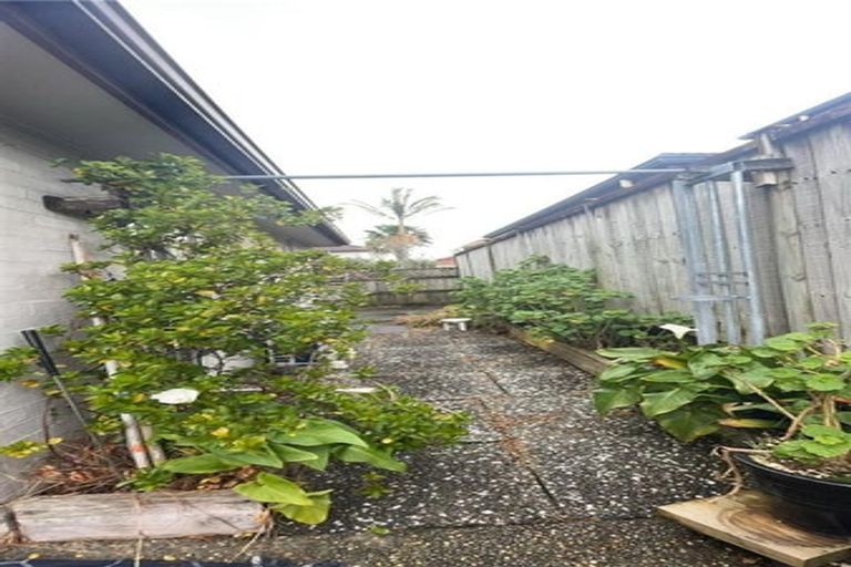 Photo of property in 71 Wayne Francis Drive, Flat Bush, Auckland, 2016