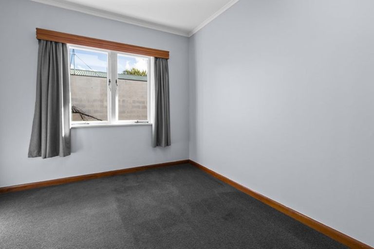 Photo of property in 2 Edinburgh Road, Hillcrest, Hamilton, 3216