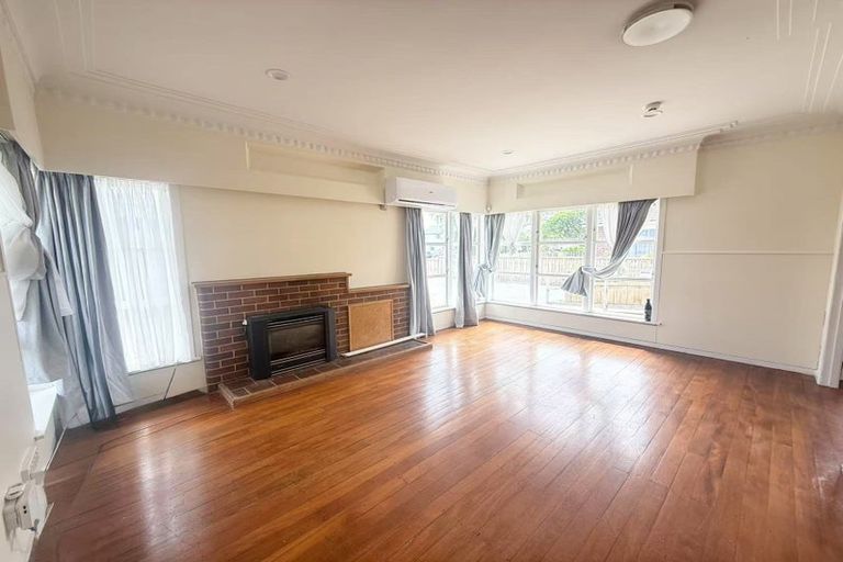 Photo of property in 1/11 Church Road, Mangere Bridge, Auckland, 2022