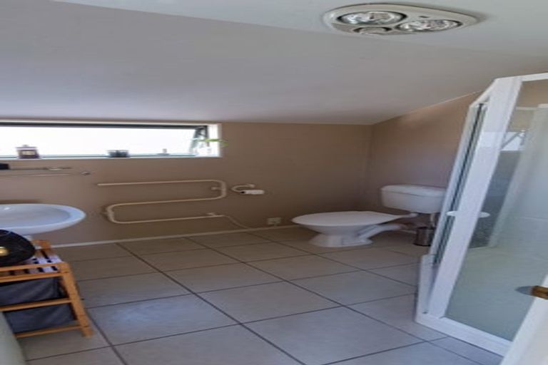 Photo of property in 5 Brian Avenue, Forrest Hill, Auckland, 0620