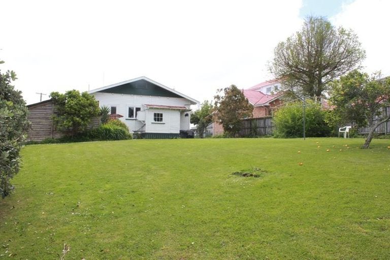 Photo of property in 62 St Michaels Avenue, Point Chevalier, Auckland, 1022