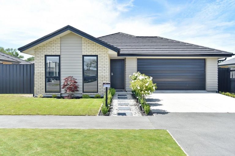 Photo of property in 28 Makawe Roa Street, Marshland, Christchurch, 8083