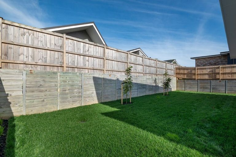 Photo of property in 41 Taikura Avenue, Red Beach, 0932