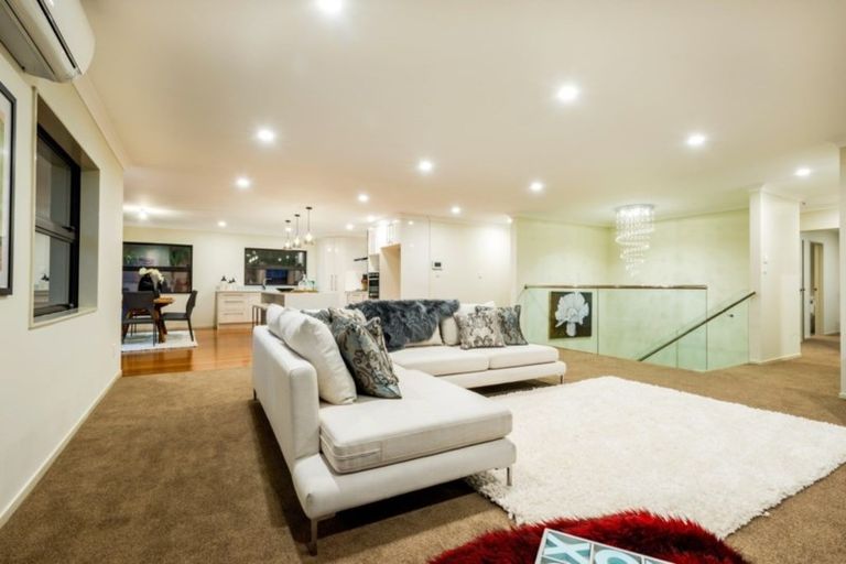 Photo of property in 10 Valley Heights Lane, Pukekohe, 2120