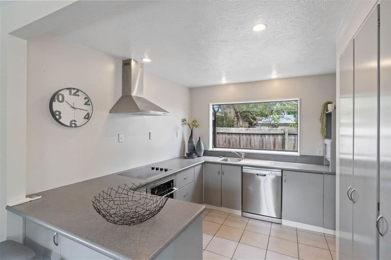 Photo of property in 2/113 Estuary Road, South New Brighton, Christchurch, 8062