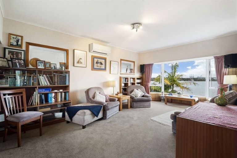 Photo of property in 109a Norwood Road, Bayswater, Auckland, 0622