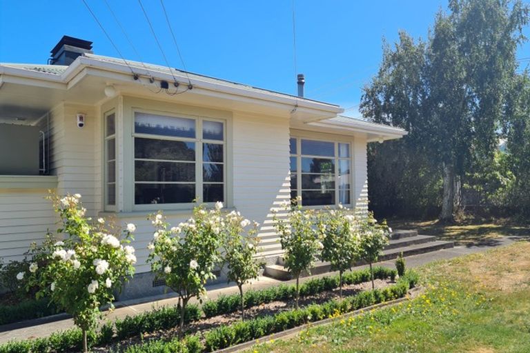 Photo of property in 13 Cambridge Road, Martinborough, 5711