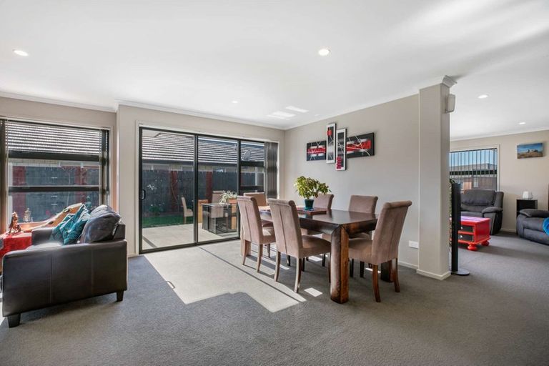 Photo of property in 6 Leet Crescent, Papamoa Beach, Papamoa, 3118