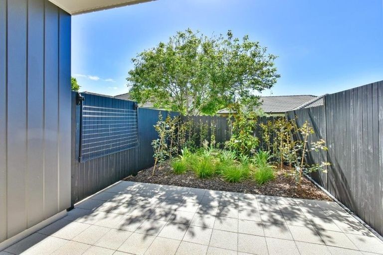 Photo of property in 4/47a Huntington Drive, Huntington Park, Auckland, 2013