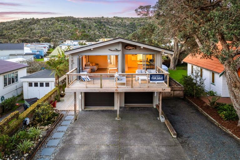 Photo of property in 54 Waiwera Road, Waiwera, Orewa, 0994