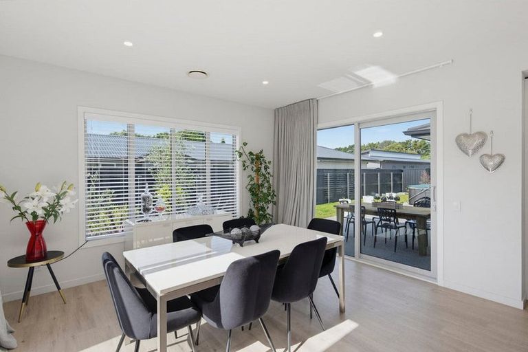 Photo of property in 18 Petrel Close, Paraparaumu Beach, Paraparaumu, 5032