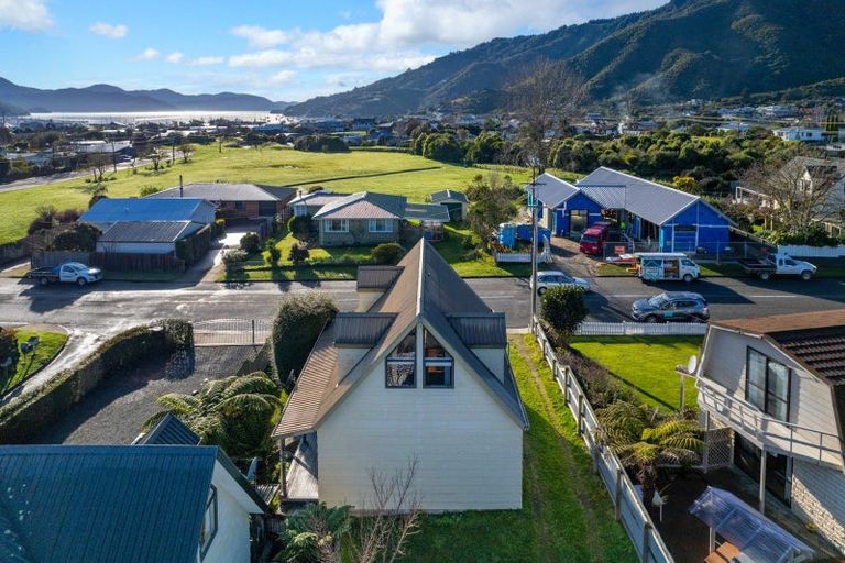 Photo of property in 4a Beach Road, Waikawa, Picton, 7220