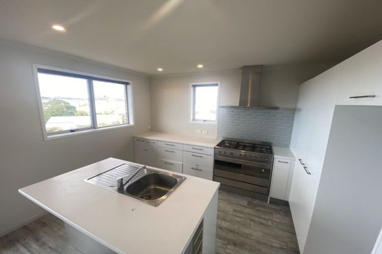 Photo of property in 18 Fairway Avenue, Red Beach, 0932