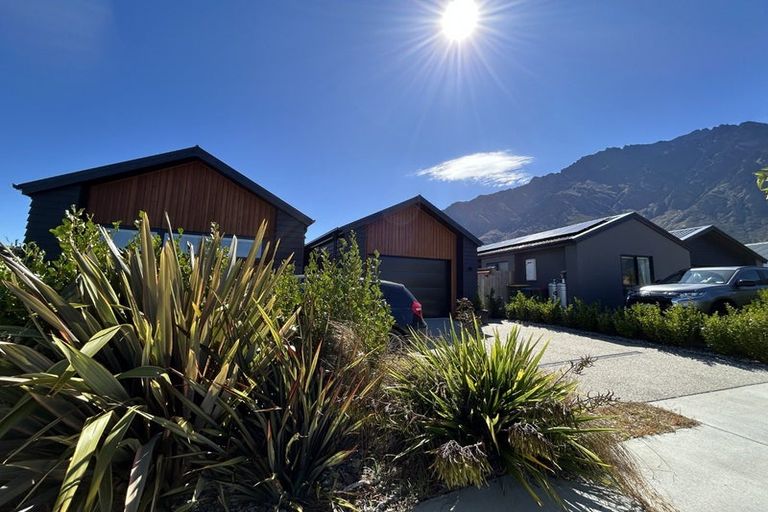 Photo of property in 30 Coopworth Road, Jacks Point, 9371