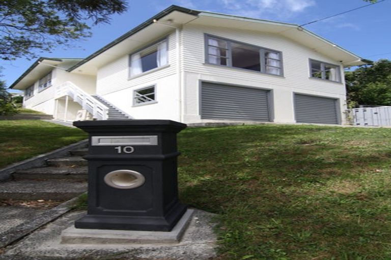 Photo of property in 10 Kamla Way, Khandallah, Wellington, 6035