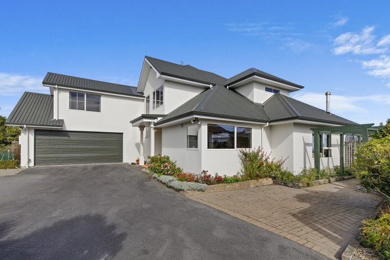 Photo of property in 3 Lemonwood Grove, Maungaraki, Lower Hutt, 5010