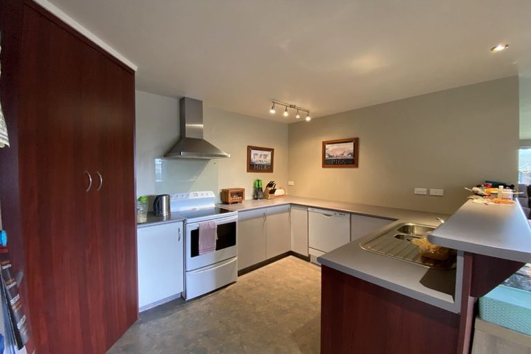 Photo of property in 16 Admiralty Place, Waikawa, Picton, 7220