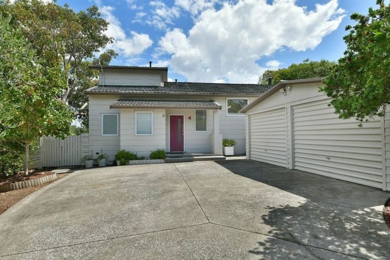 Photo of property in 4 Albert Hall Drive, Red Beach, 0932