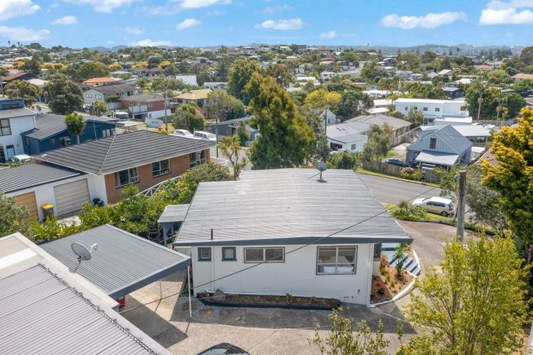 Photo of property in 52 Bay Street, Red Beach, 0932