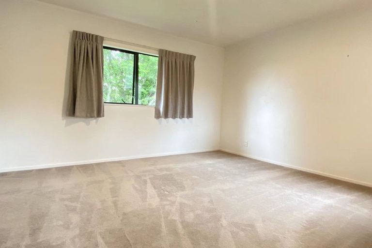 Photo of property in 2/73 Bond Crescent, Forrest Hill, Auckland, 0620