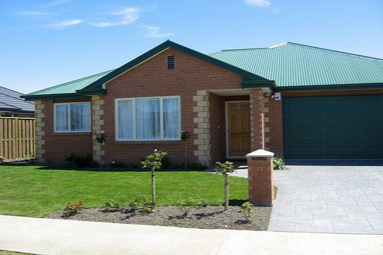 Photo of property in 17 Wagner Crescent, Northwood, Christchurch, 8051