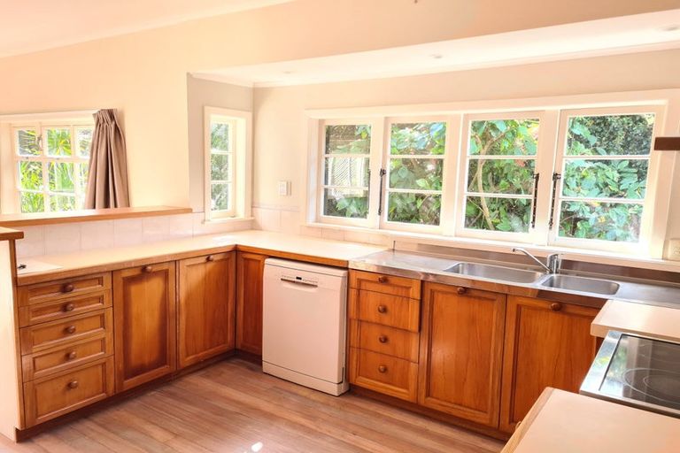 Photo of property in 75 Kesteven Avenue, Glendowie, Auckland, 1071