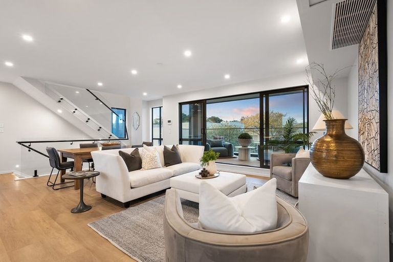 Photo of property in 13c Dominion Street, Takapuna, Auckland, 0622