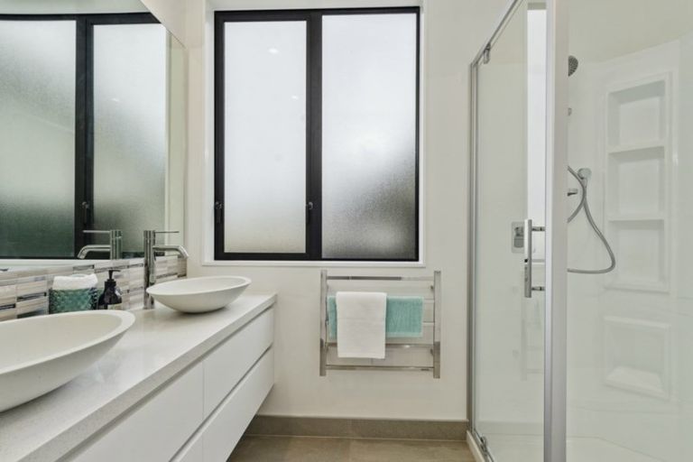 Photo of property in 13 Davey Crescent, Orewa, 0931