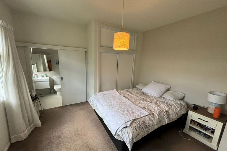 Photo of property in 2/14 Oroua Street, Eastbourne, Lower Hutt, 5013