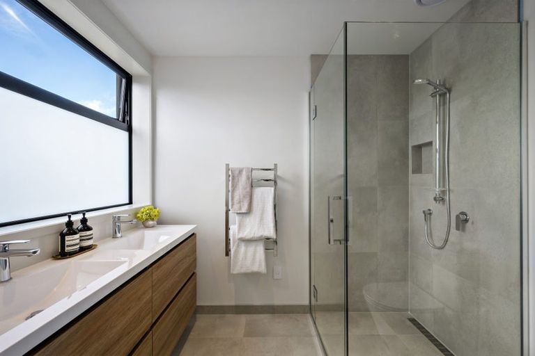 Photo of property in 96b Apu Crescent, Lyall Bay, Wellington, 6022