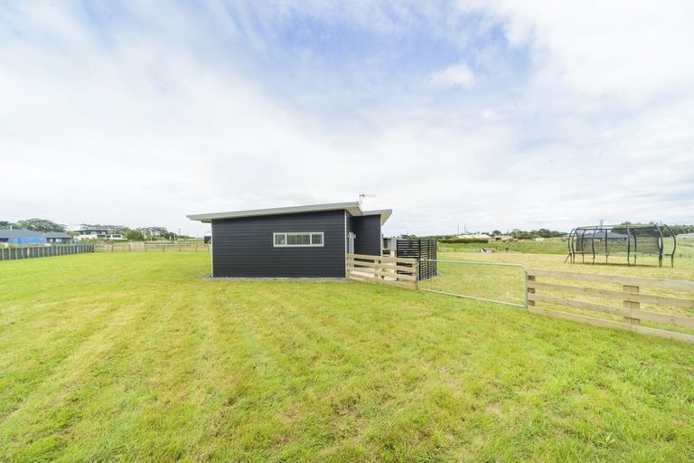 Photo of property in 15 Highland View Drive, Tokomaru, Palmerston North, 4474