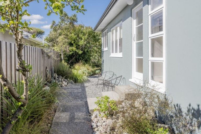 Photo of property in 18 The Avenue, Otaki Beach, Otaki, 5512