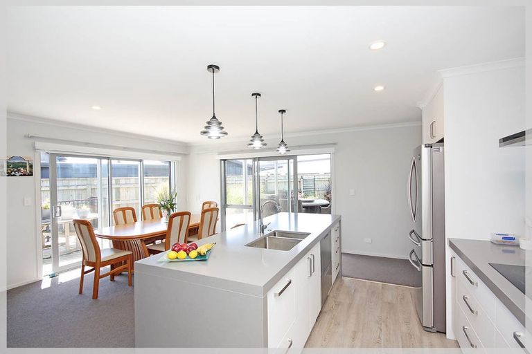 Photo of property in 10 Story Street, Foxton Beach, Foxton, 4815