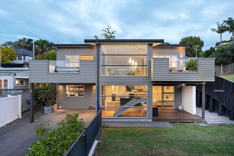Photo of property in 18 Beulah Avenue, Rothesay Bay, Auckland, 0630
