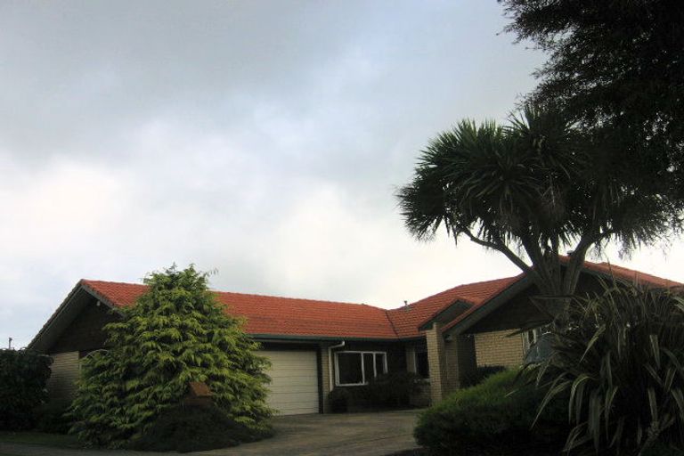 Photo of property in 23 Caroline Crescent, Highbury, Palmerston North, 4412