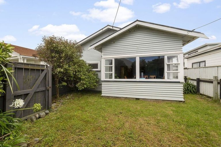 Photo of property in 34 Stone Street, Miramar, Wellington, 6022