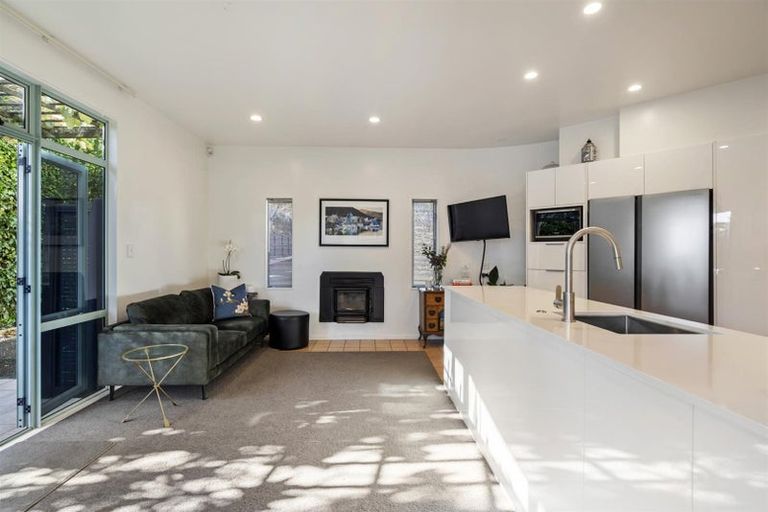 Photo of property in 2/110 Aberdeen Road, Campbells Bay, Auckland, 0620