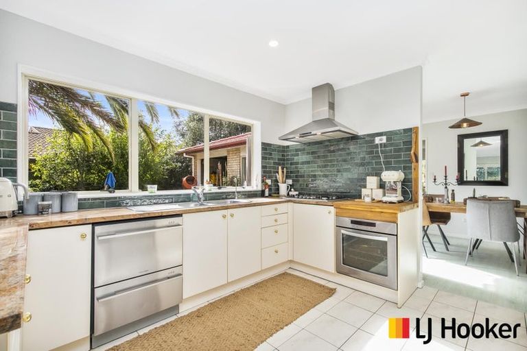 Photo of property in 12 Tington Avenue, Wattle Downs, Auckland, 2103