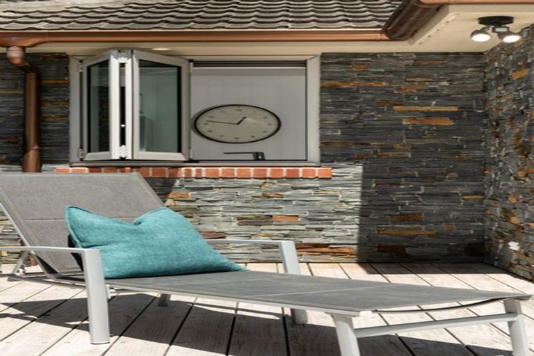 Photo of property in 2/54 Marine Parade, Mount Maunganui, 3116