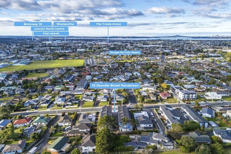 Photo of property in 14f Geordie Street, Henderson, Auckland, 0612
