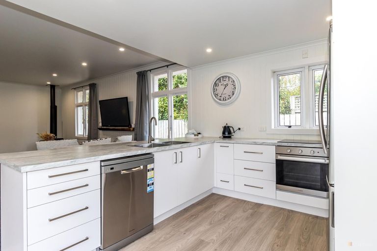 Photo of property in 17 Parsonage Road, Waimate, 7924